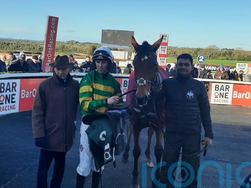 Dawn Rising snatches dramatic Monksfield win, as American Mike disappoints