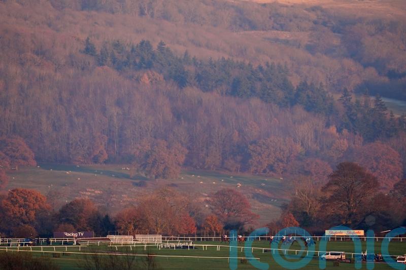 Cheltenham and Doncaster frozen off