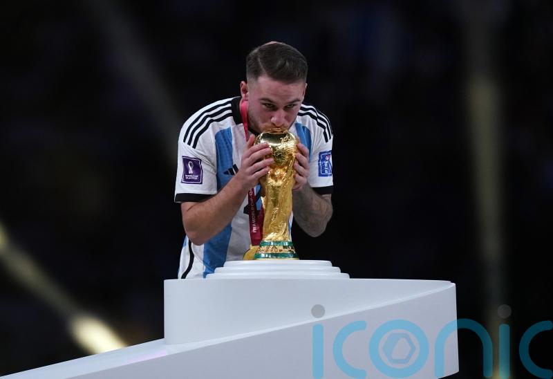 Brighton boss Roberto De Zerbi proud of World Cup-winner Alexis Mac Allister