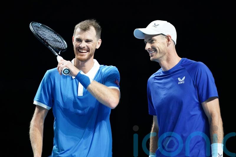 Murray brothers win doubles match but England claim Battle of the Brits trophy