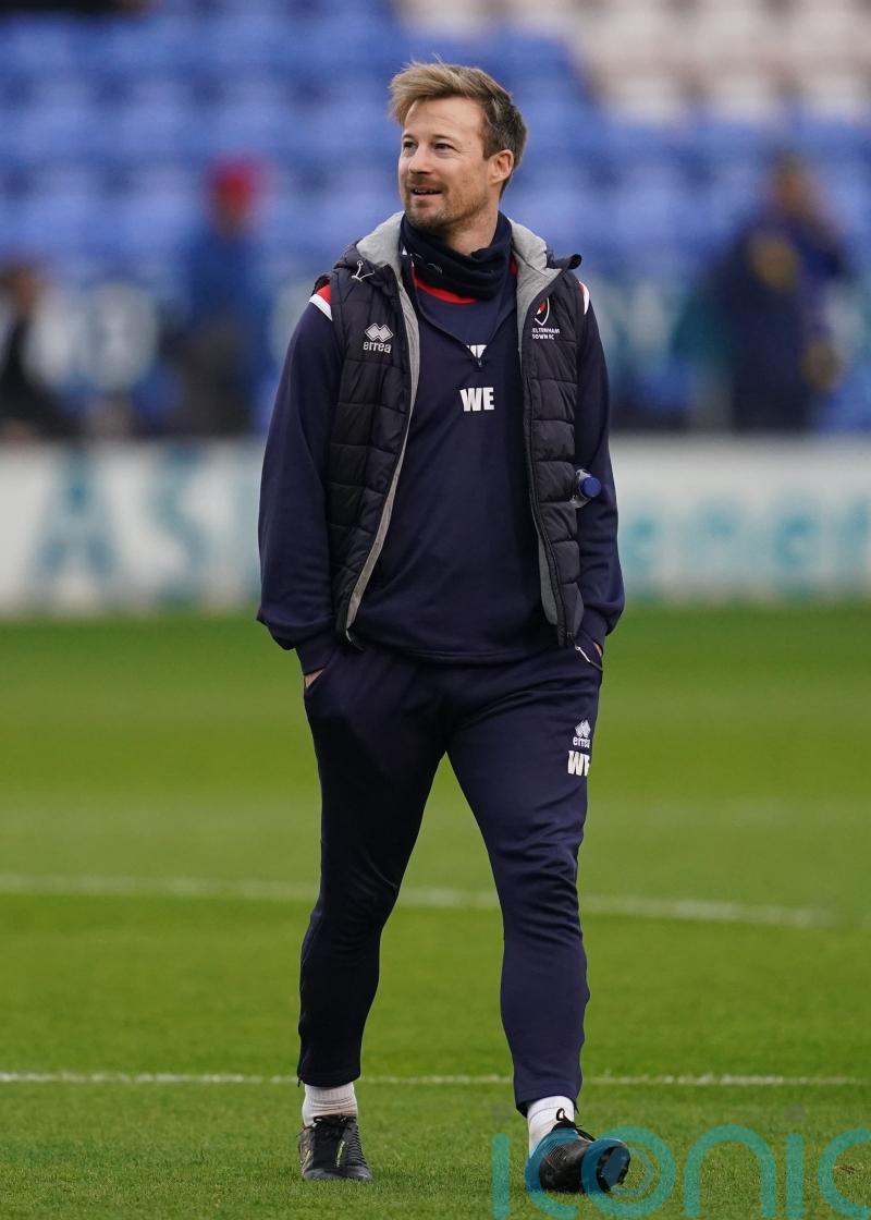 Wade Elliott praises Dan Nlundulu after Cheltenham edge out Shrewsbury