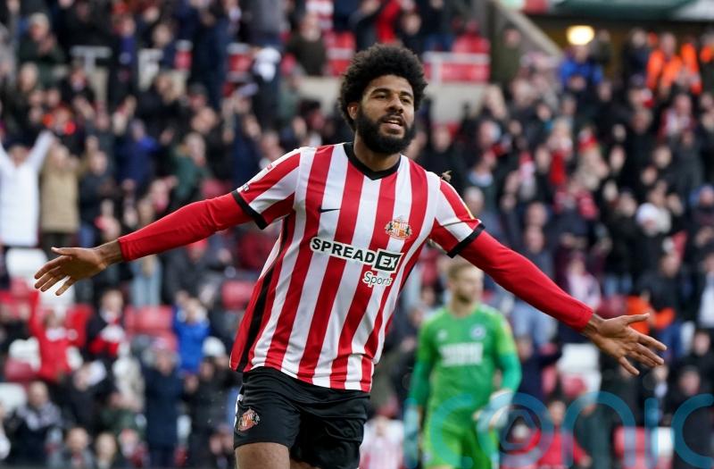 Everton recall striker Ellis Simms from Sunderland loan