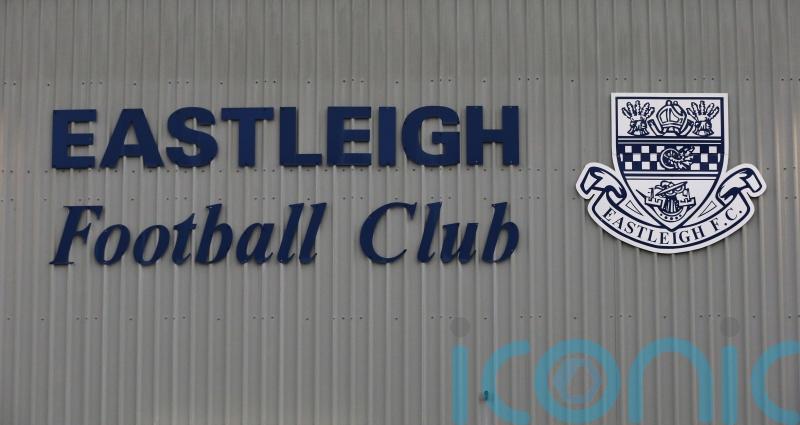 Quick-fire Eastleigh deliver dominant first-half display to demolish Dorking