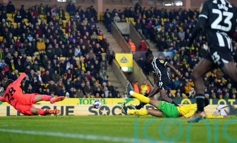 Vakoun Bayo nets late Watford winner at managerless Norwich
