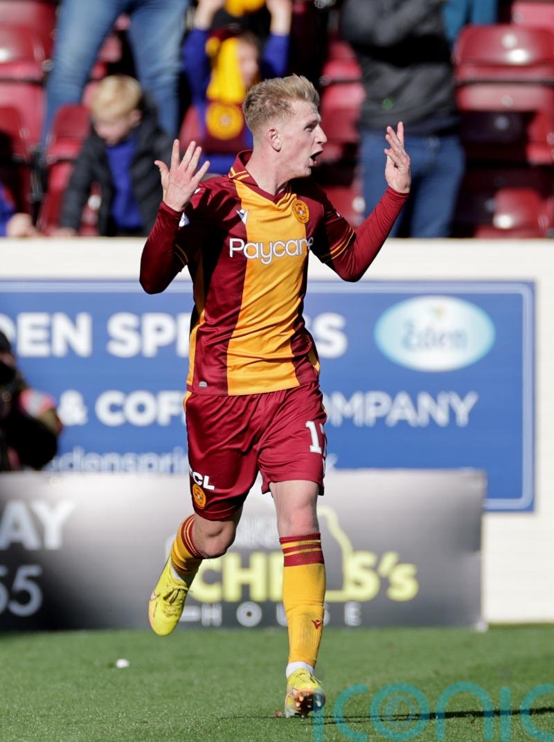 Motherwell and Ross County share the spoils