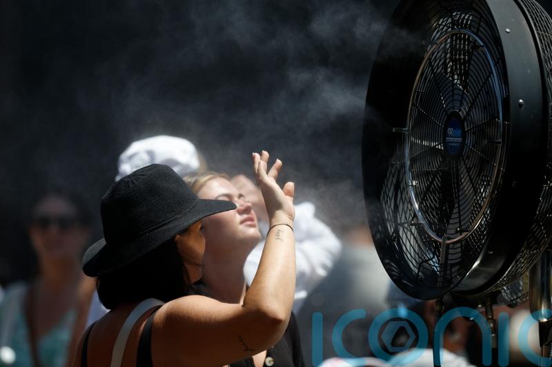 Extreme heat suspends play including Dan Evans&rsquo; match at Australian Open