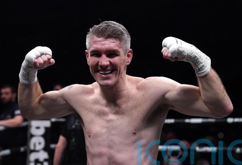 Liam Smith claims fourth-round stoppage victory against Chris Eubank Jr