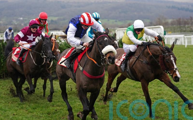 Back On The Lash back in front in Cheltenham cross country