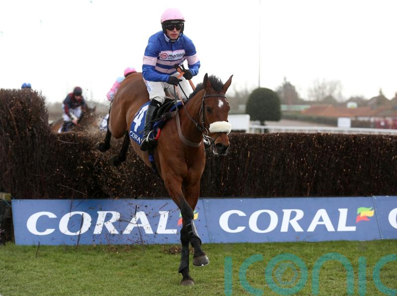 Solo effort one to savour for Nicholls at Kempton