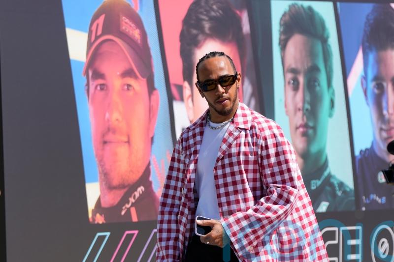 We all need a kick. We all need to get on &ndash; Lewis Hamilton on Mercedes comments