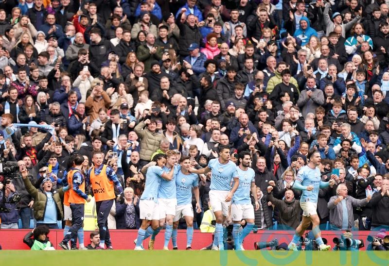 Manchester City cruise to victory over Liverpool to stay in the hunt