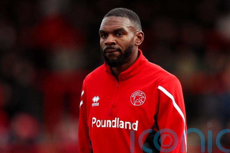 Carlisle held to goalless draw by 10-man Walsall