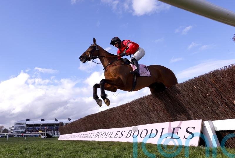 Senor &lsquo;thriving&rsquo; ahead of Aintree Bowl task