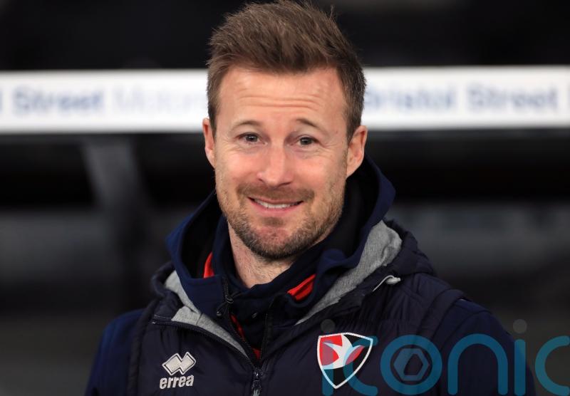 Wade Elliott hails &lsquo;massive achievement&rsquo; as in-form Robins make sure of survival