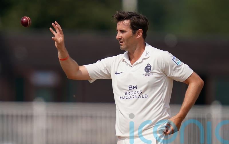 Tim Murtagh celebrates 1000th wicket as Middlesex hammer Kent