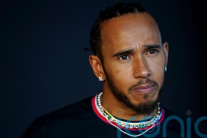 Jenson Button expects Lewis Hamilton to sign new Mercedes deal