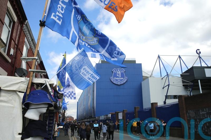 Everton &lsquo;in talks&rsquo; with possible investors