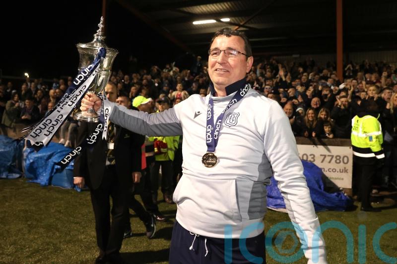Gary Bowyer hails Dundee resilience and unity after securing Premiership return