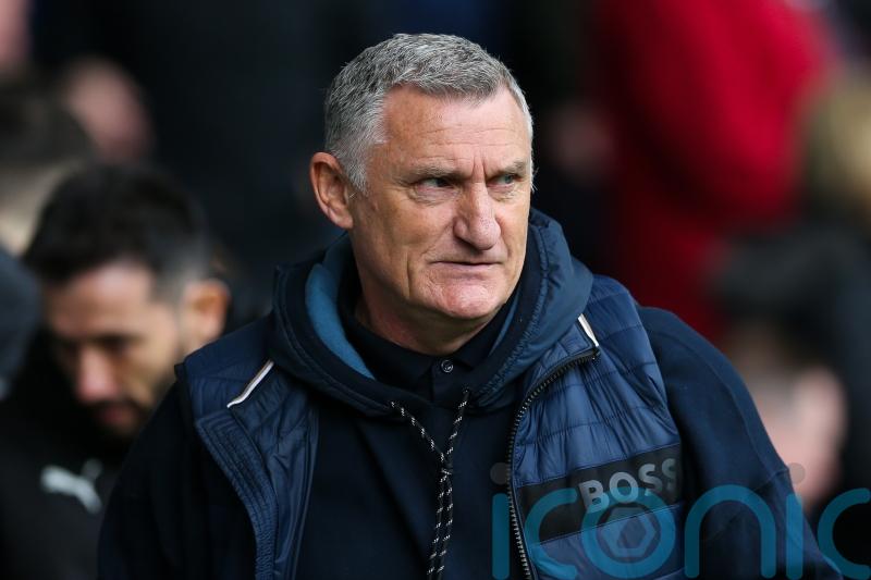 Tony Mowbray hopes adversity of injuries has gelled Sunderland squad together