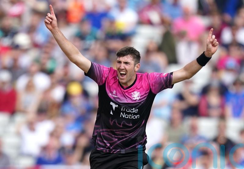 Craig Overton stars as Somerset begin Blast by thrashing Hampshire