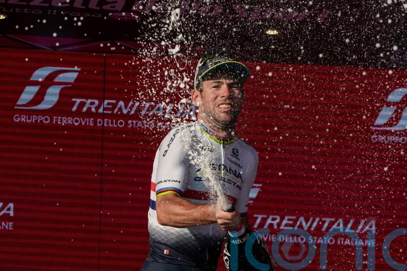 Mark Cavendish lands emotional victory in final stage of farewell Giro d&rsquo;Italia