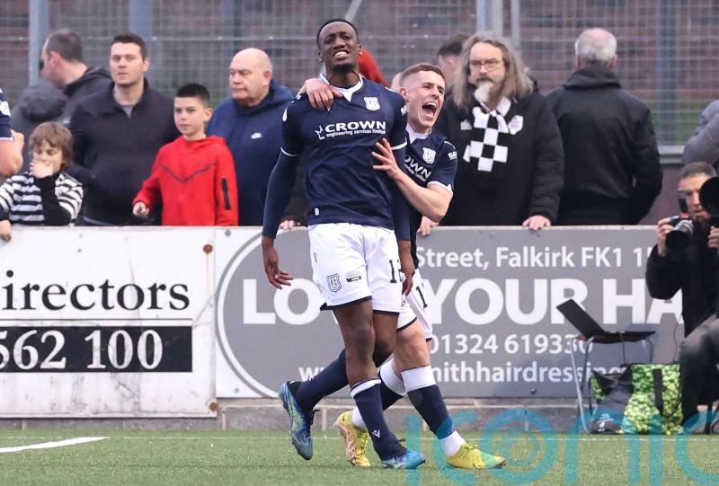 Dundee bring Zach Robinson back for second loan spell