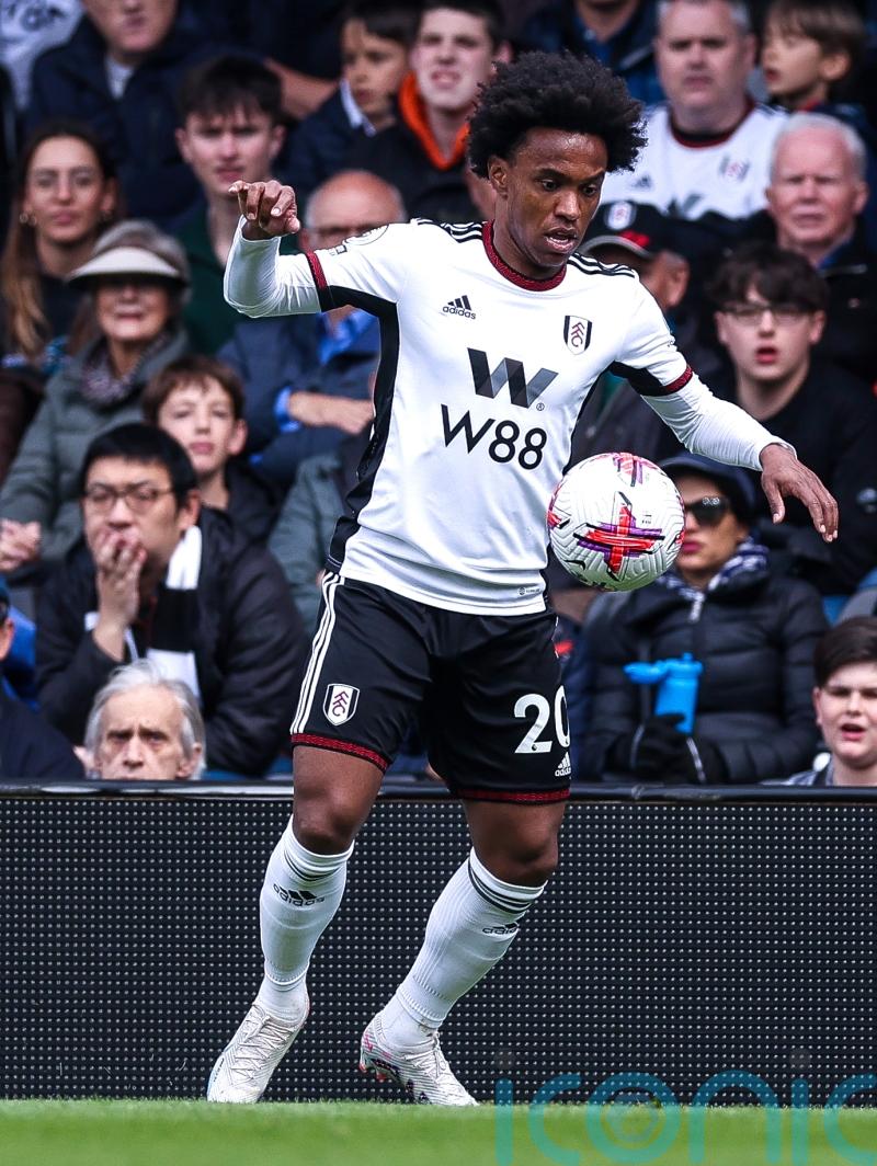 Willian re-signs for Fulham