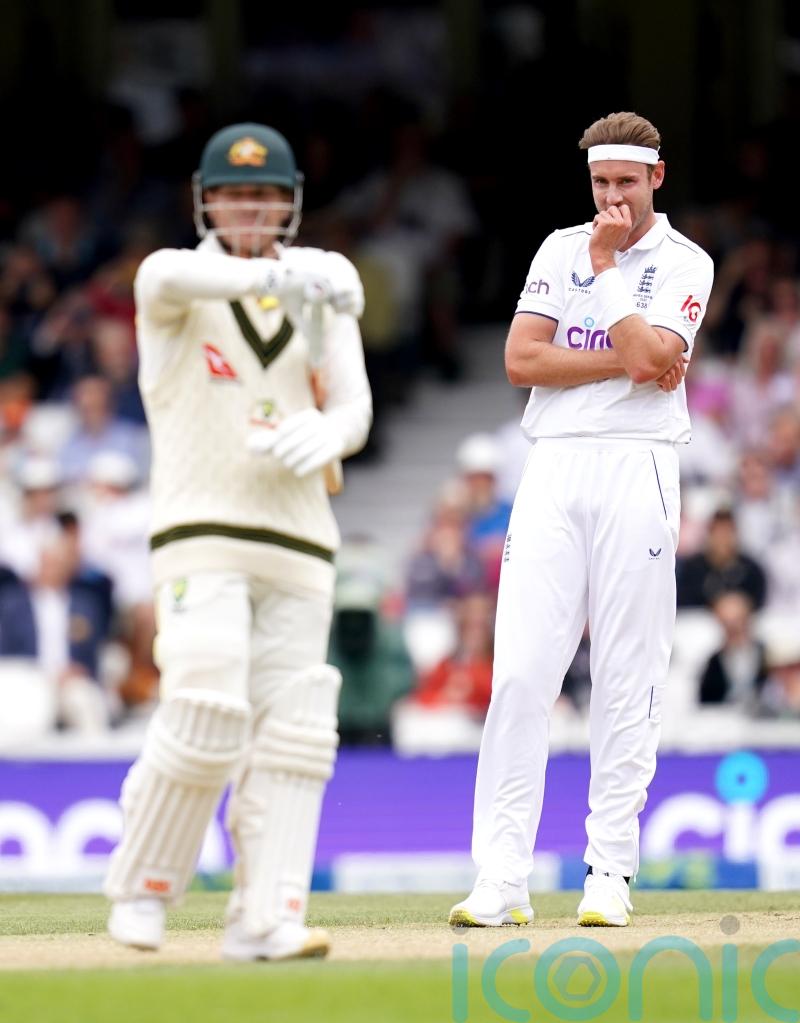 Stuart Broad and England&rsquo;s victory bid held up by Australia openers