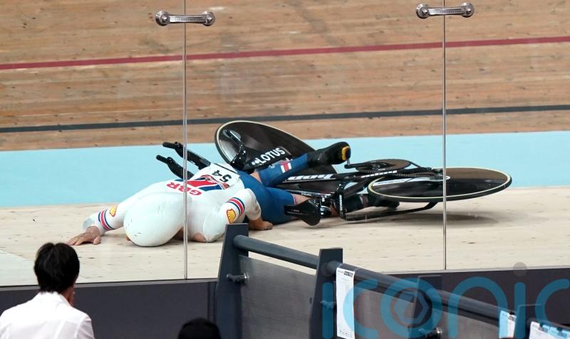 Great Britain&rsquo;s team pursuit world title defence ends with crash in qualifying