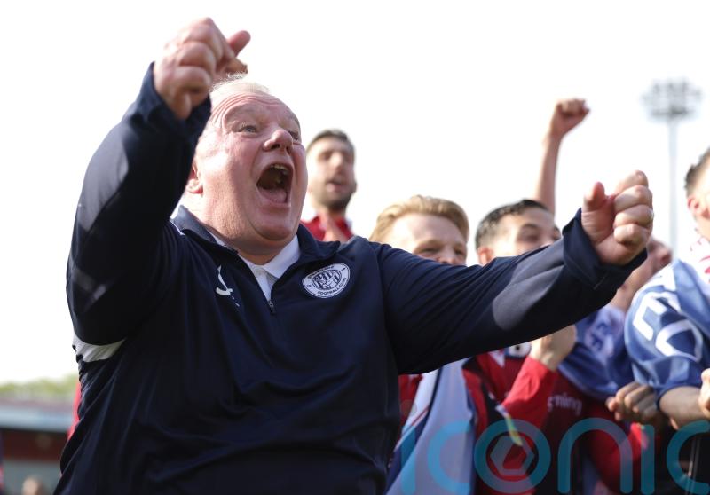 We deserved to win &ndash; Steve Evans delighted as Stevenage succeed in first game