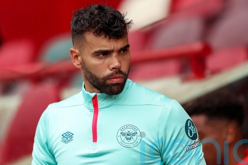 Arsenal sign Brentford goalkeeper David Raya on loan