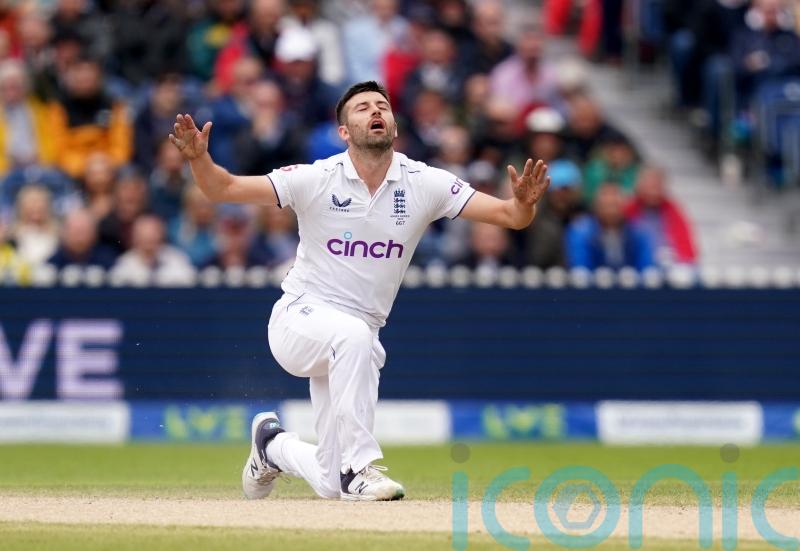 Mark Wood says big money T20 offer is testing his &lsquo;love&rsquo; of playing for England