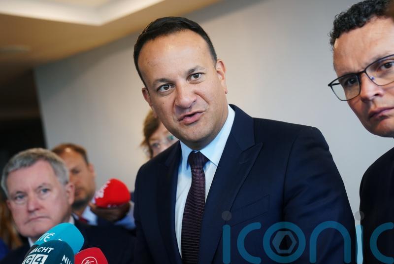 Varadkar criticises &lsquo;double standards&rsquo; applied to Irish and UK ministers