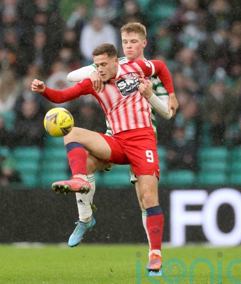 Jamie Gullan&rsquo;s late goal takes Raith Rovers to the top