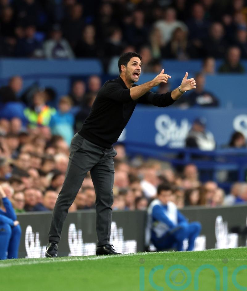 Mikel Arteta could start switching keepers mid-match after victory at Everton
