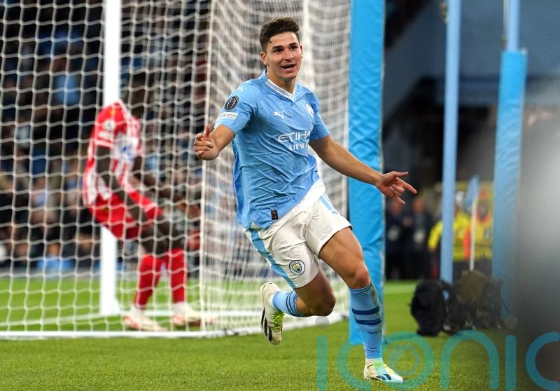 Julian Alvarez leads Manchester City to come-from-behind win against Red Star