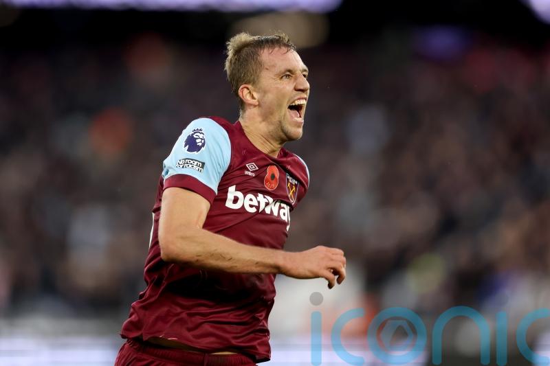 Tomas Soucek heads late winner as West Ham come from behind to beat Forest