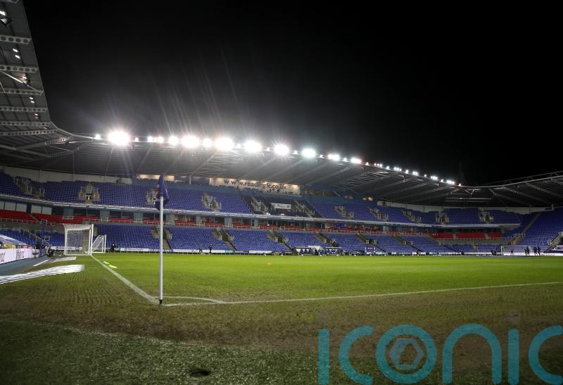 Reading climb off foot of League One table with thumping win over Carlisle