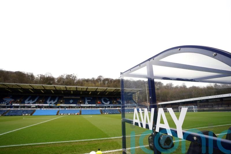 Morecambe stun Wycombe to reach third round