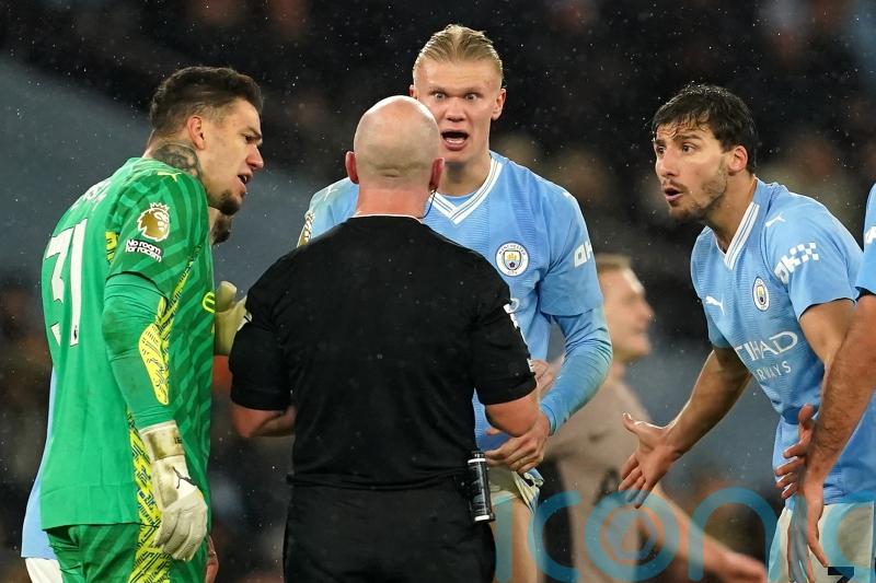 Data shows large decrease in players surrounding referees this season