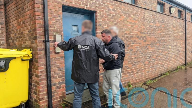 Suspected key Kinahan gangster extradited to UK