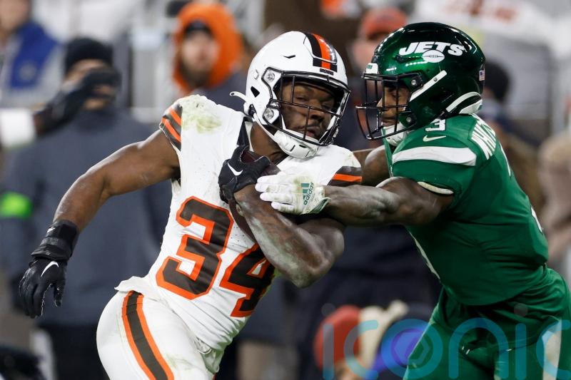 Cleveland Browns beat New York Jets to clinch play-off berth