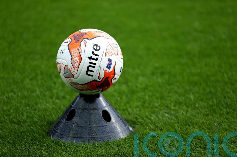 Sutton snatch dramatic point thanks to Tope Fadahunsi