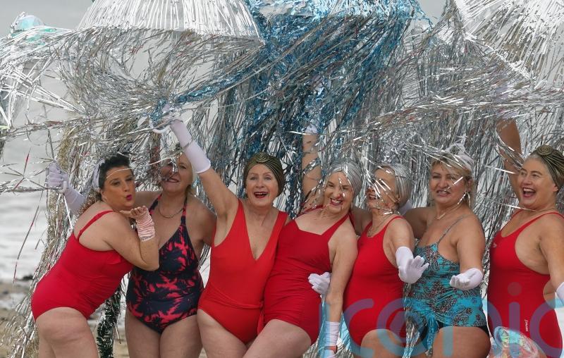 Hundreds attend charity cold water swim in Co Wicklow