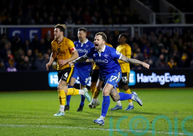 Ten-man Eastleigh fight back to earn FA Cup third round replay against Newport