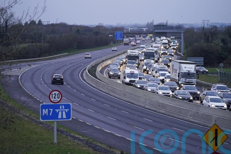 Government &lsquo;faces dilemma&rsquo; on whether to accelerate or pause public investment