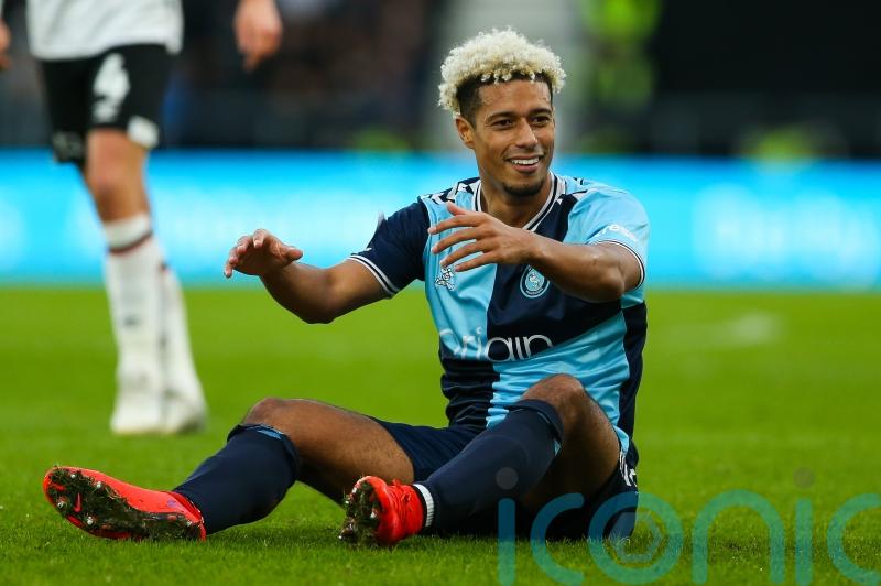 Cambridge sink Fleetwood as Lyle Taylor scores on debut