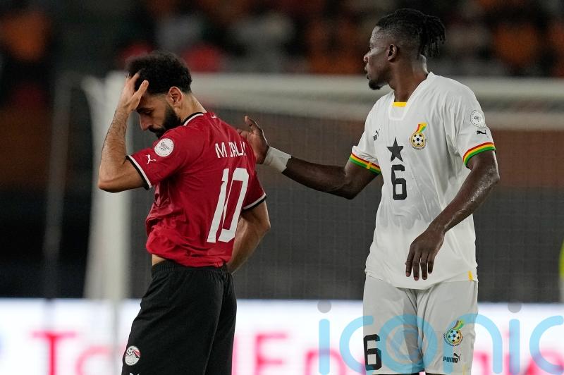 Mohamed Salah forced off with injury as Egypt draw with Ghana at AFCON