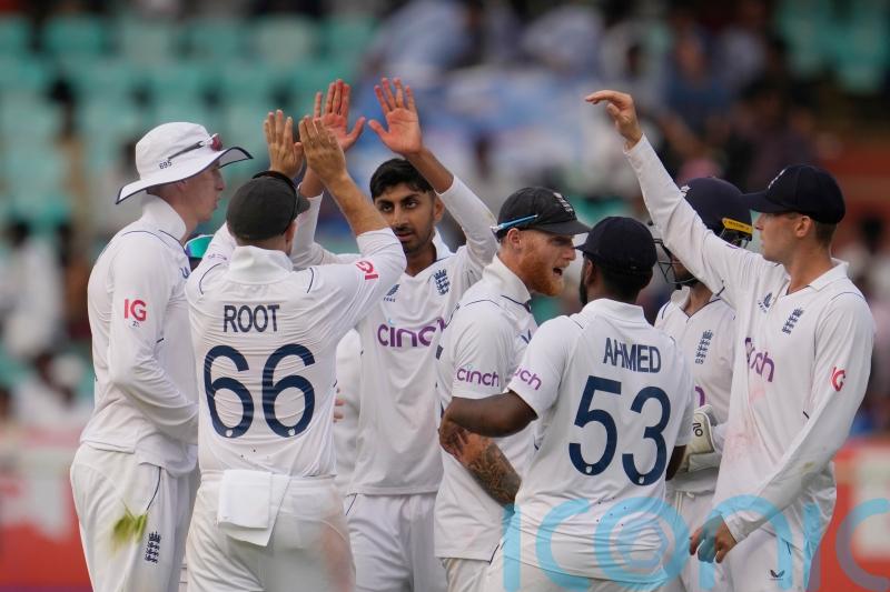Shoaib Bashir takes two wickets on debut as England dig deep against India