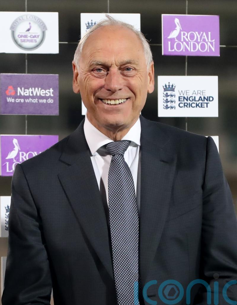 Colin Graves looks set to return as Yorkshire chairman following vote at EGM